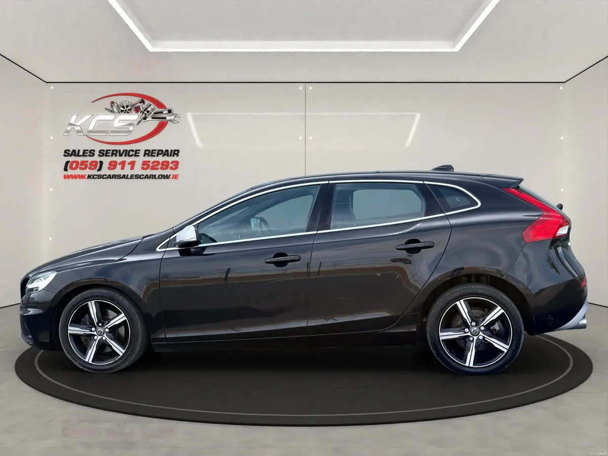 2018 Volvo V40 - R Design - Automatic - Low Miles - Image 2