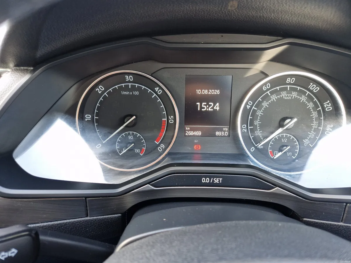 2019 Skoda Superb 2.0 TDI SEL Executive DSG | Leat - Image 3