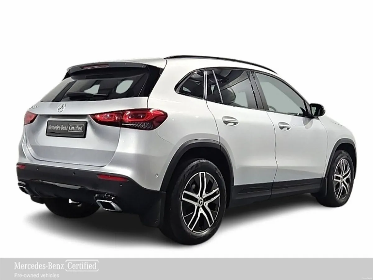 Mercedes-Benz GLA 180D Progressive with Nightpack - Image 4