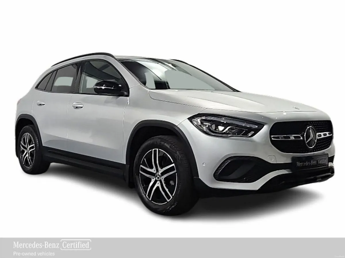 Mercedes-Benz GLA 180D Progressive with Nightpack - Image 2
