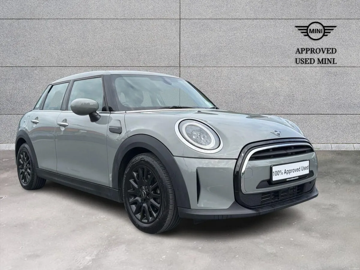 Mini Cooper 5-Door Cooper Classic - Image 1