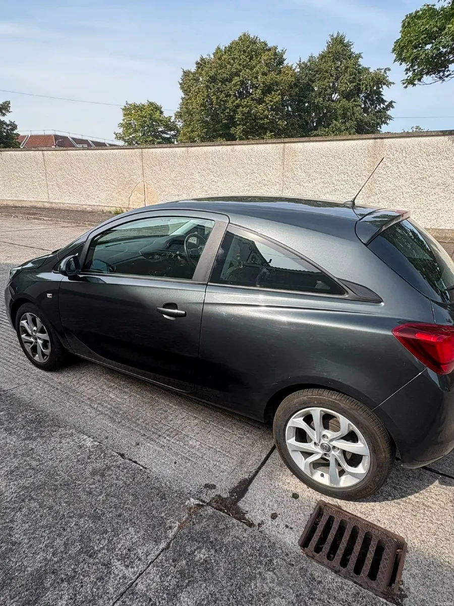 Low Mileage Vauxhall Corsa - 40,000kms - Image 6