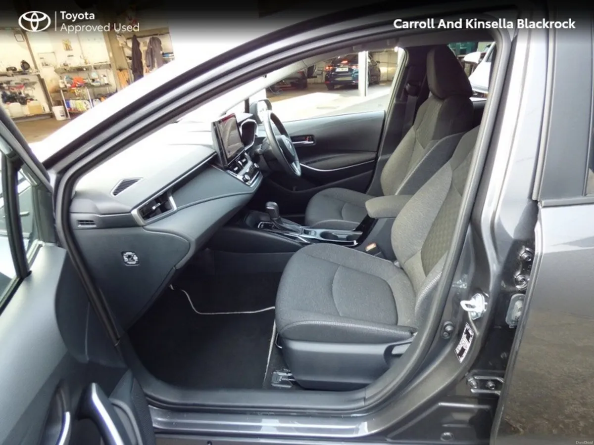 Toyota Corolla Hybrid Luna Sport Saloon - Image 6