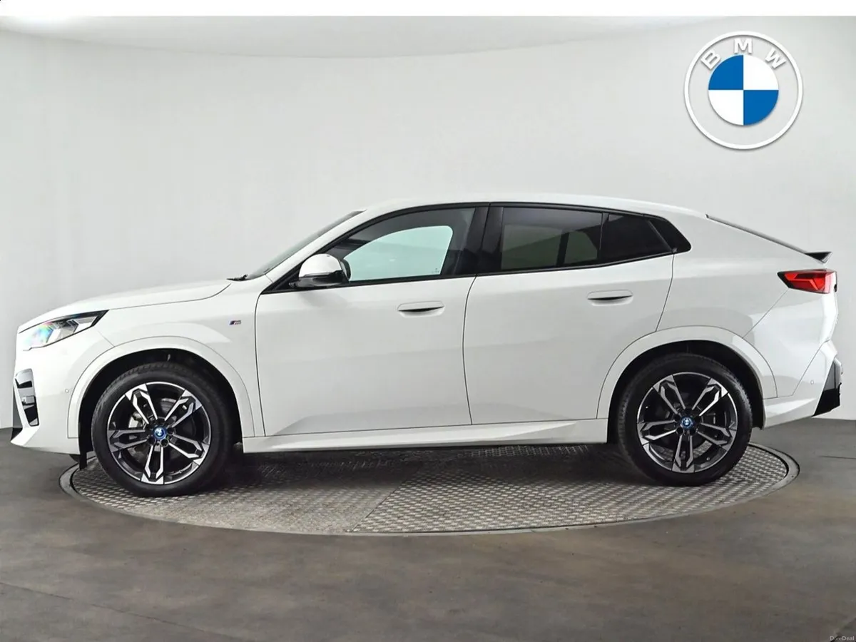 BMW iX2 eDrive20 M Sport - Image 3