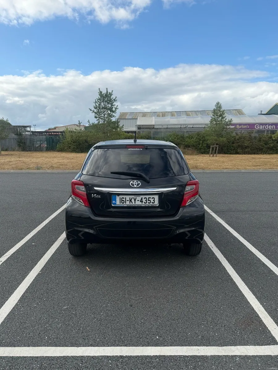 Toyota Yaris Vitz - Image 5