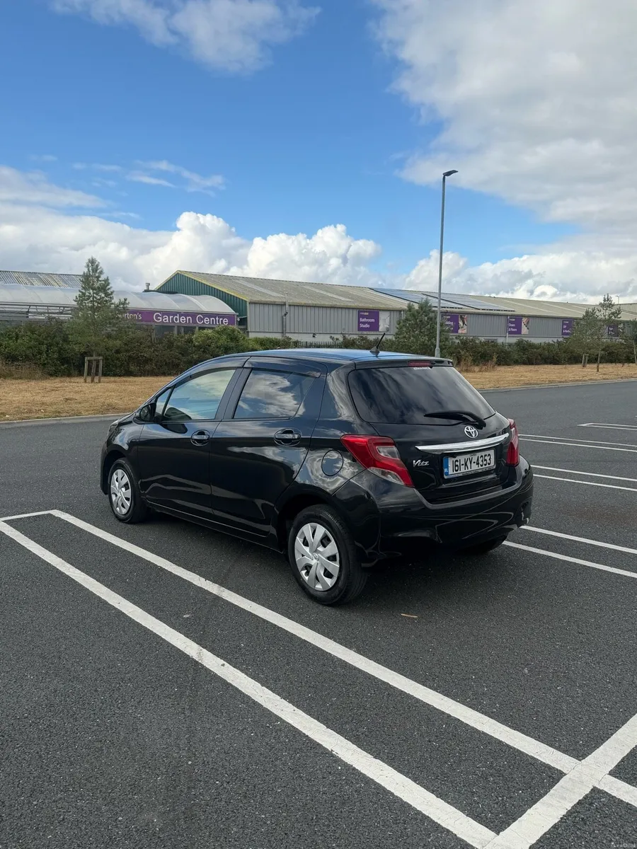 Toyota Yaris Vitz - Image 4