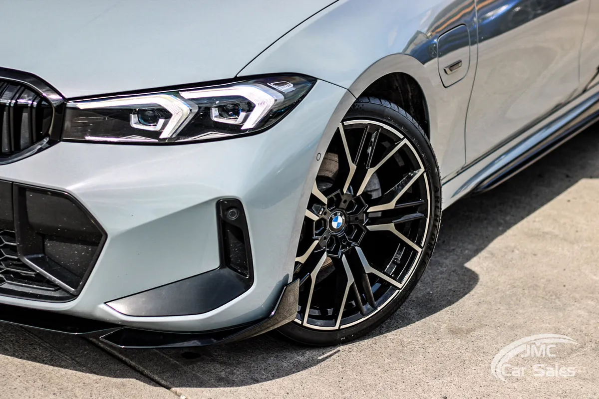 2023 BMW 3 SERIES M-SPORT - Image 5