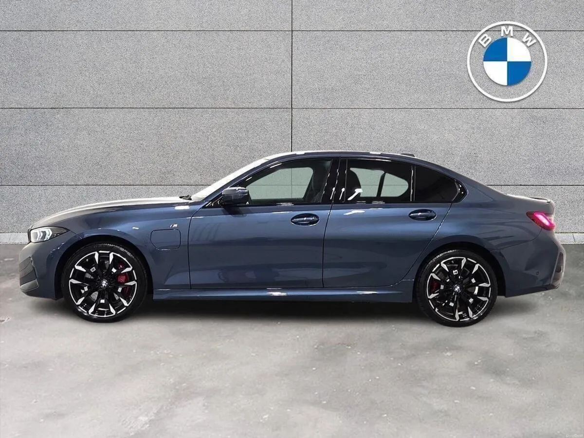 BMW 3-Series 330e M Sport Saloon - Image 3