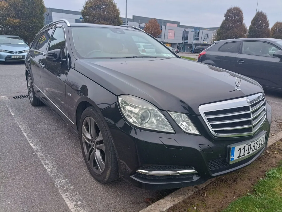 Mercedes E200 Estate Petrol Auto Black - Image 1