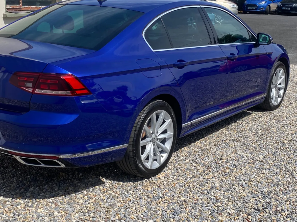 2021 Volkswagen Passat R-Line - Image 6