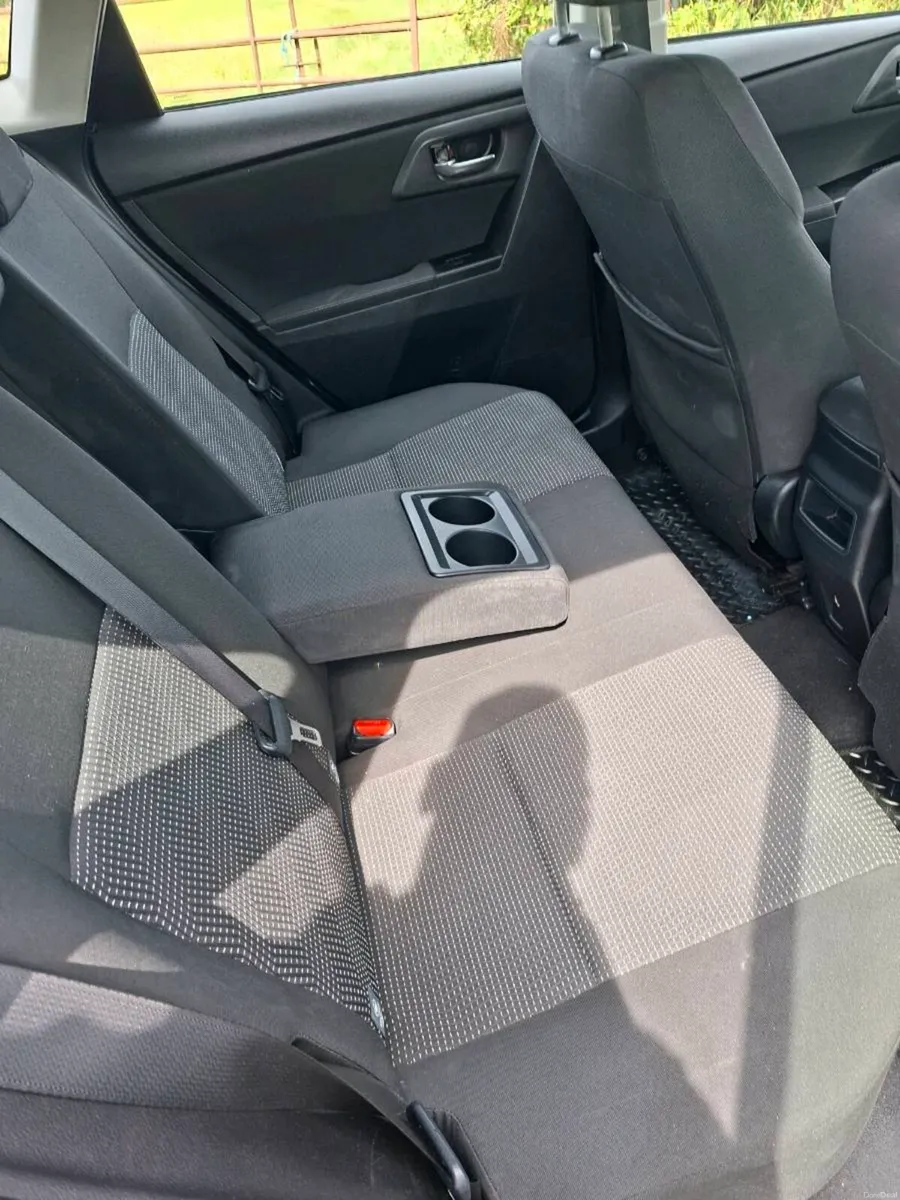 TOYOTA AURIS 2013 LOW KM - Image 6