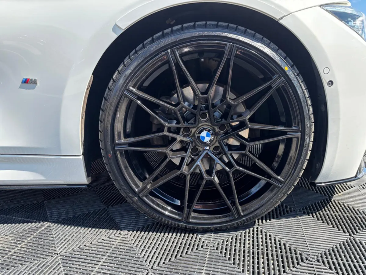 BMW 3-Series BMW 330e individual M-sport plug in h - Image 2