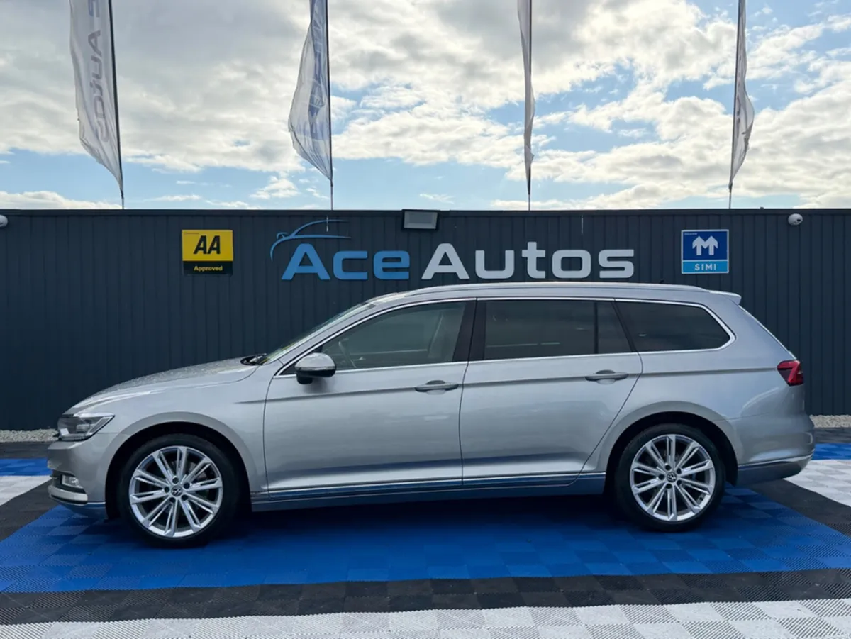 Volkswagen Passat HIGHLINE PREMIUM -1.4 PETROL - A - Image 4