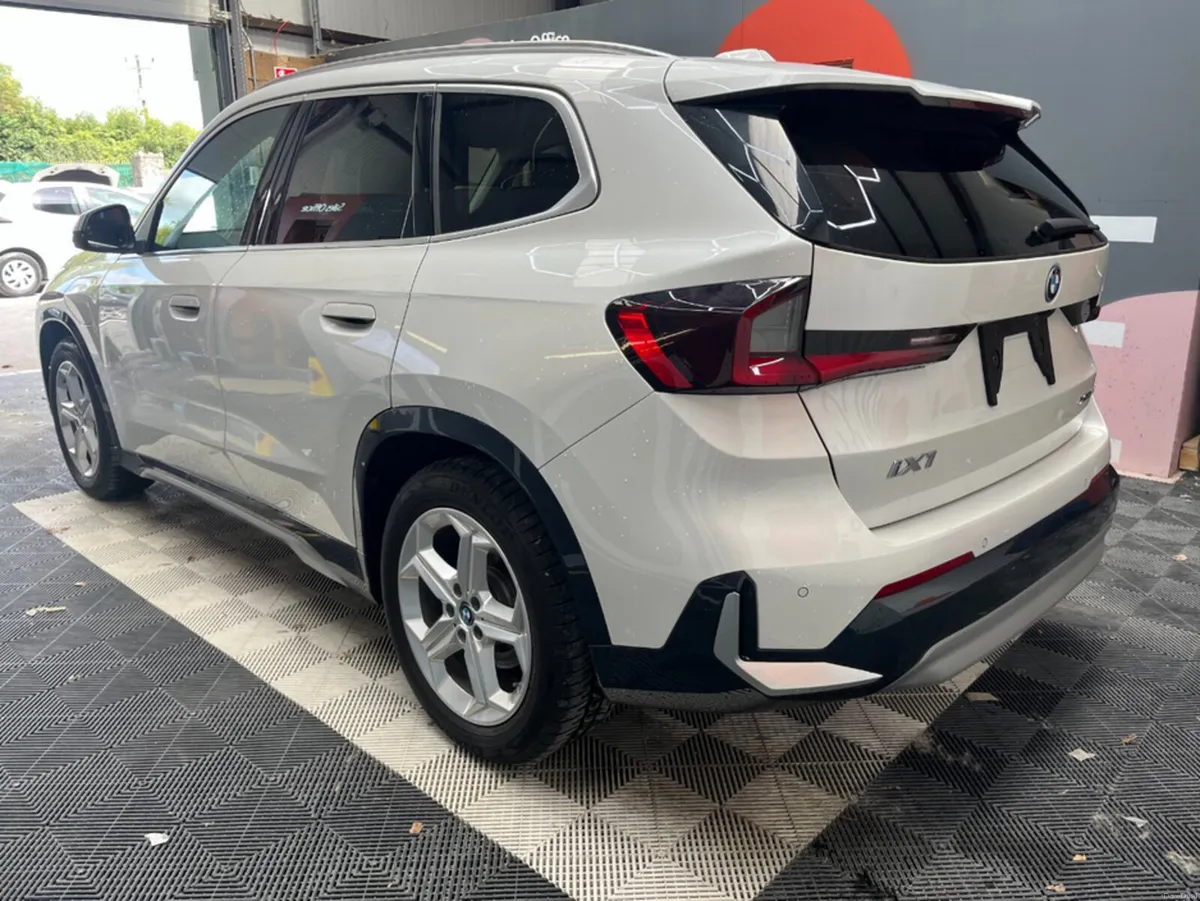 BMW iX1 2024 BMW XDRIVE 30 X LINE AUTOMATIC / CRUI - Image 5