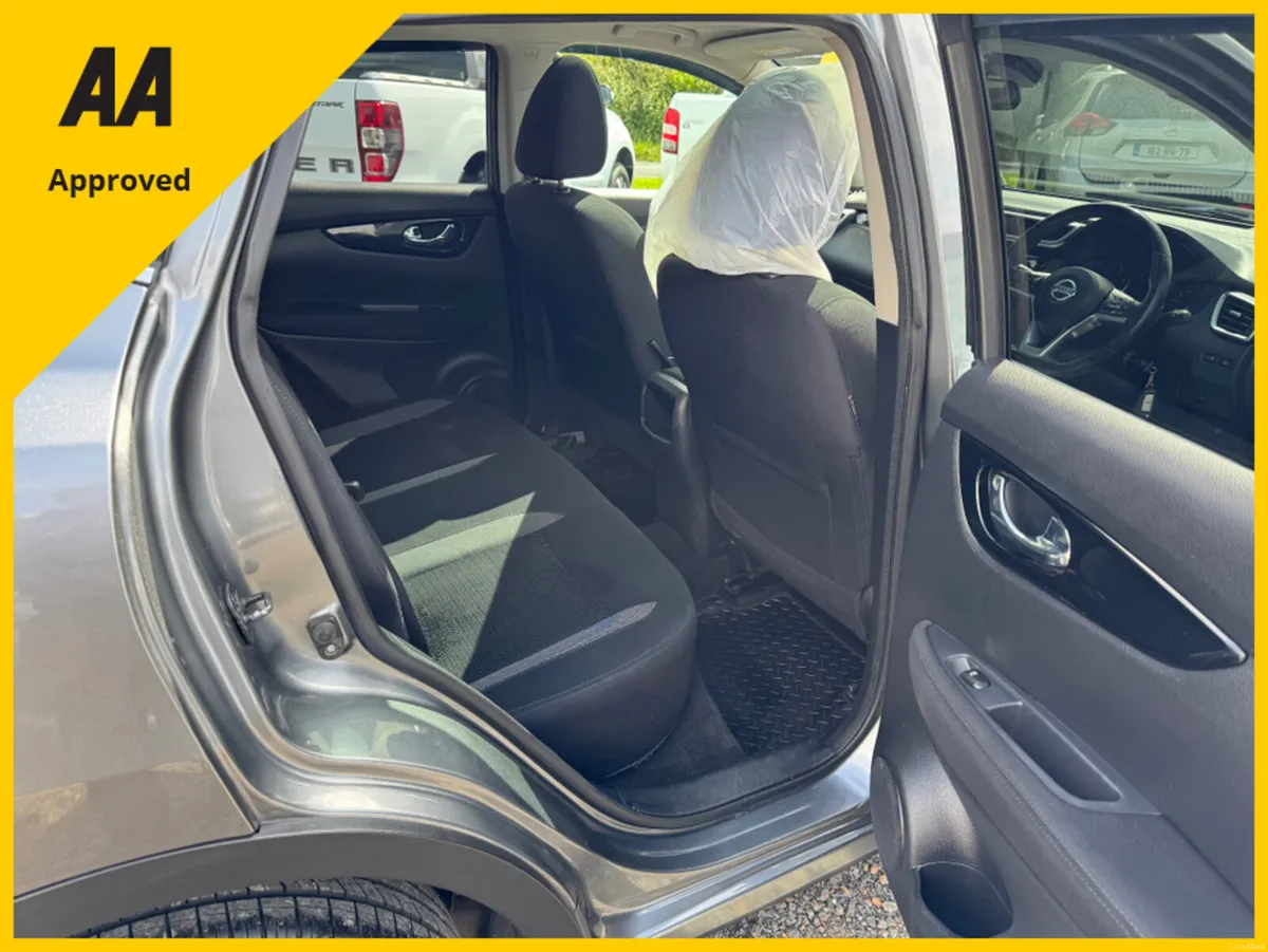 Nissan Qashqai 1.5 SV 18 4DR - Image 4