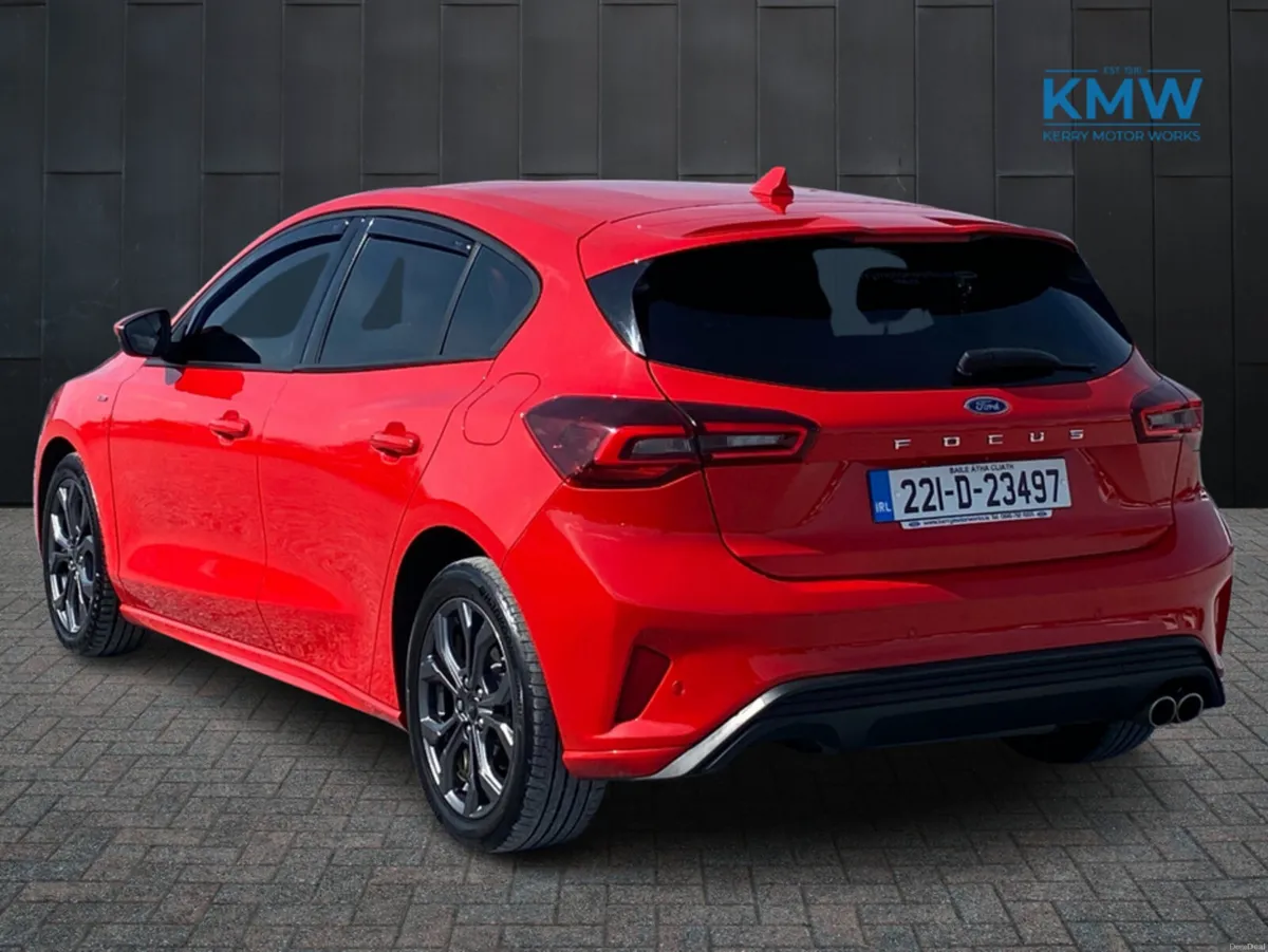 Ford Focus ST-LINE 1.0T 125 S6.2 M6 FW 4DR - Image 3