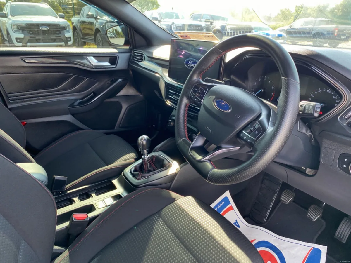 Ford Focus ST-LINE 1.0T 125 S6.2 M6 FW 4DR - Image 6
