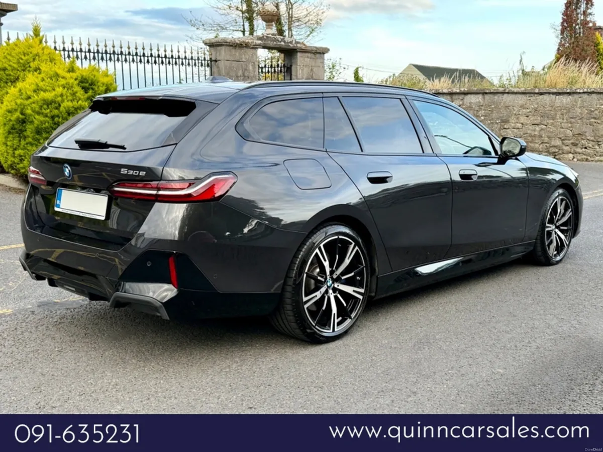 BMW 5-Series 530e M-SPORT TOURING AUTO==HIGH SPEC= - Image 3