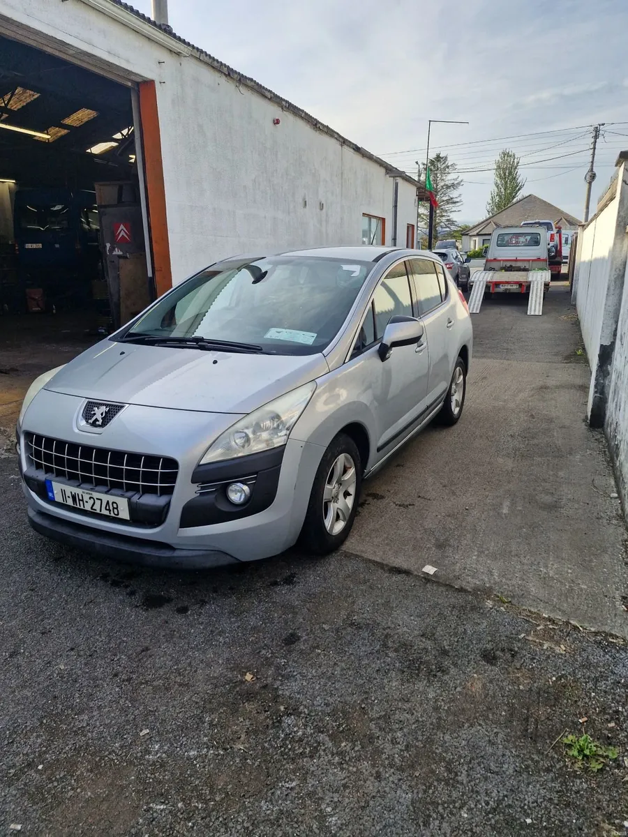 Peugeot 3008 2011 automatic - Image 2