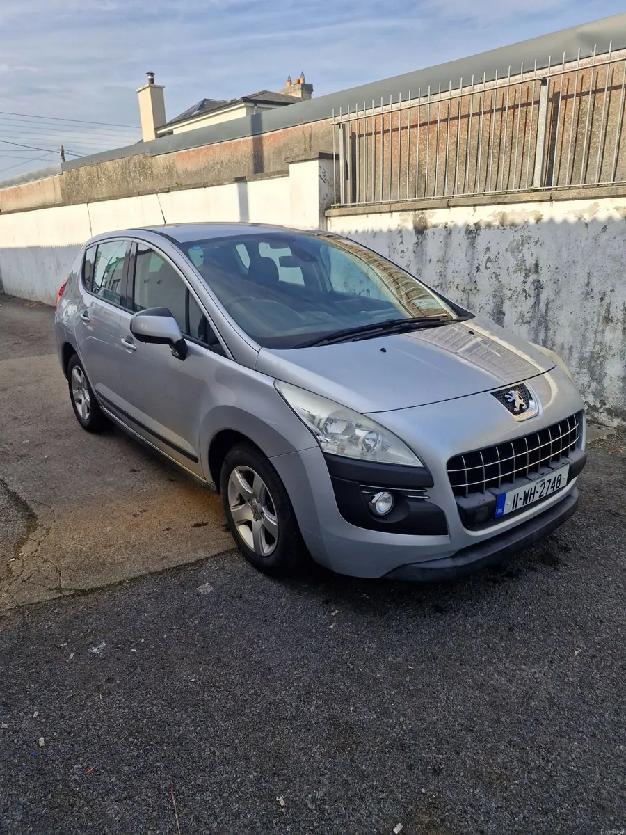 Peugeot 3008 2011 automatic - Image 4