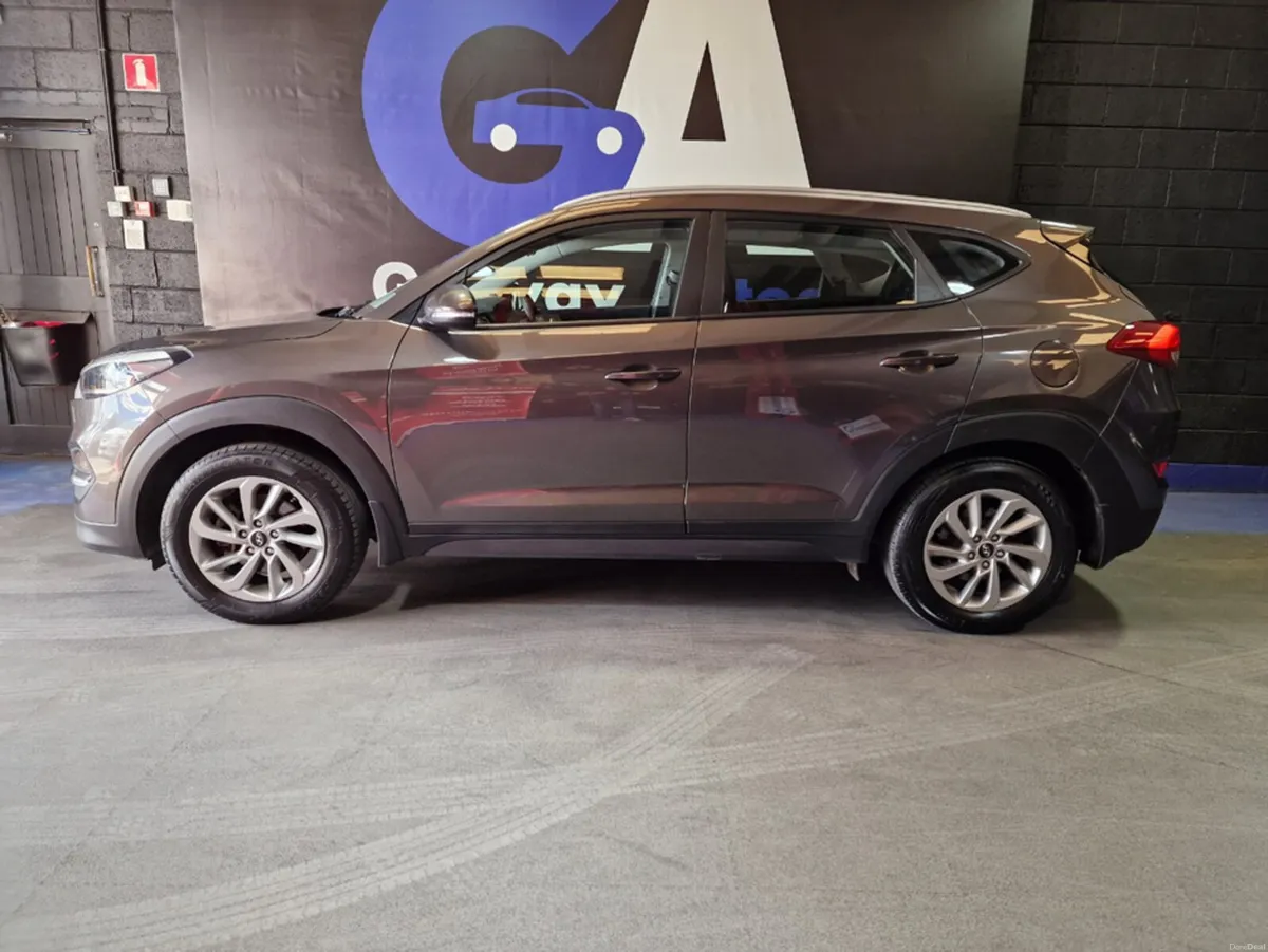 Hyundai Tucson 1.7CRDI ** SAT NAV, REVERSING CAMER - Image 5