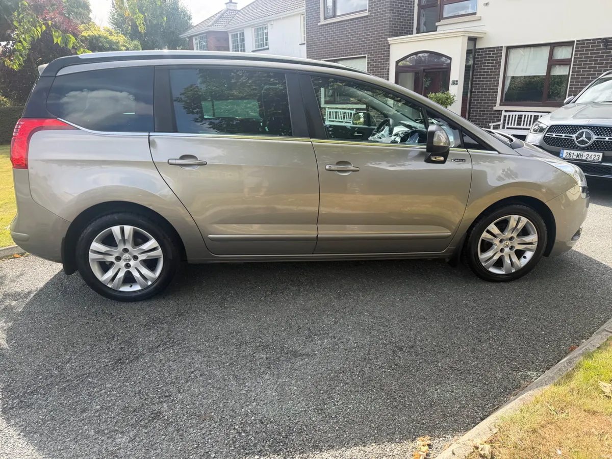 2013 Peugeot 5008 AUTOMATIC 7seat LOW KILOMETRES - Image 4