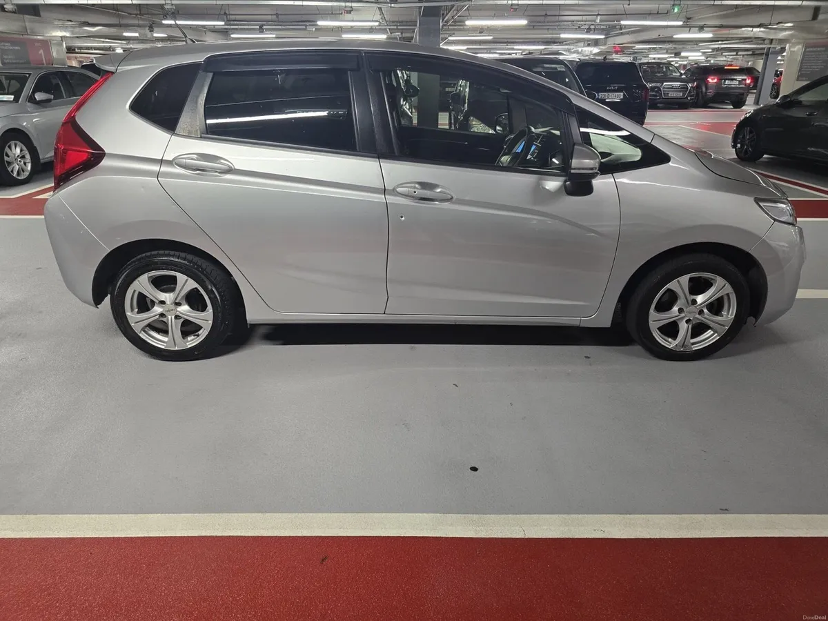 Honda Fit 2014 Automatic Hybrid - Image 6