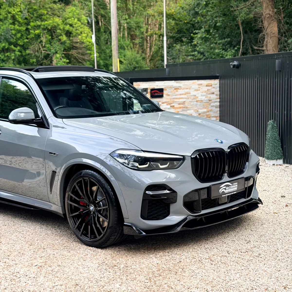 2022 (222) BMW X5 45E M-SPORT PRO *NARDO GREY - Image 2