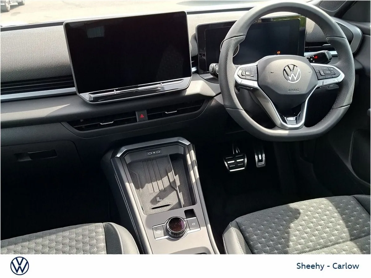 Volkswagen T-Roc 1.5 eTSI RLINE DSG - Image 2