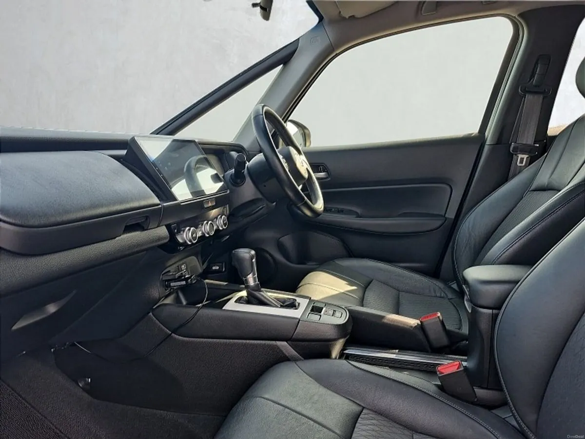 Honda Fit ** E HYBRID ** AUTO ** TRINITY MOTORS ** - Image 6
