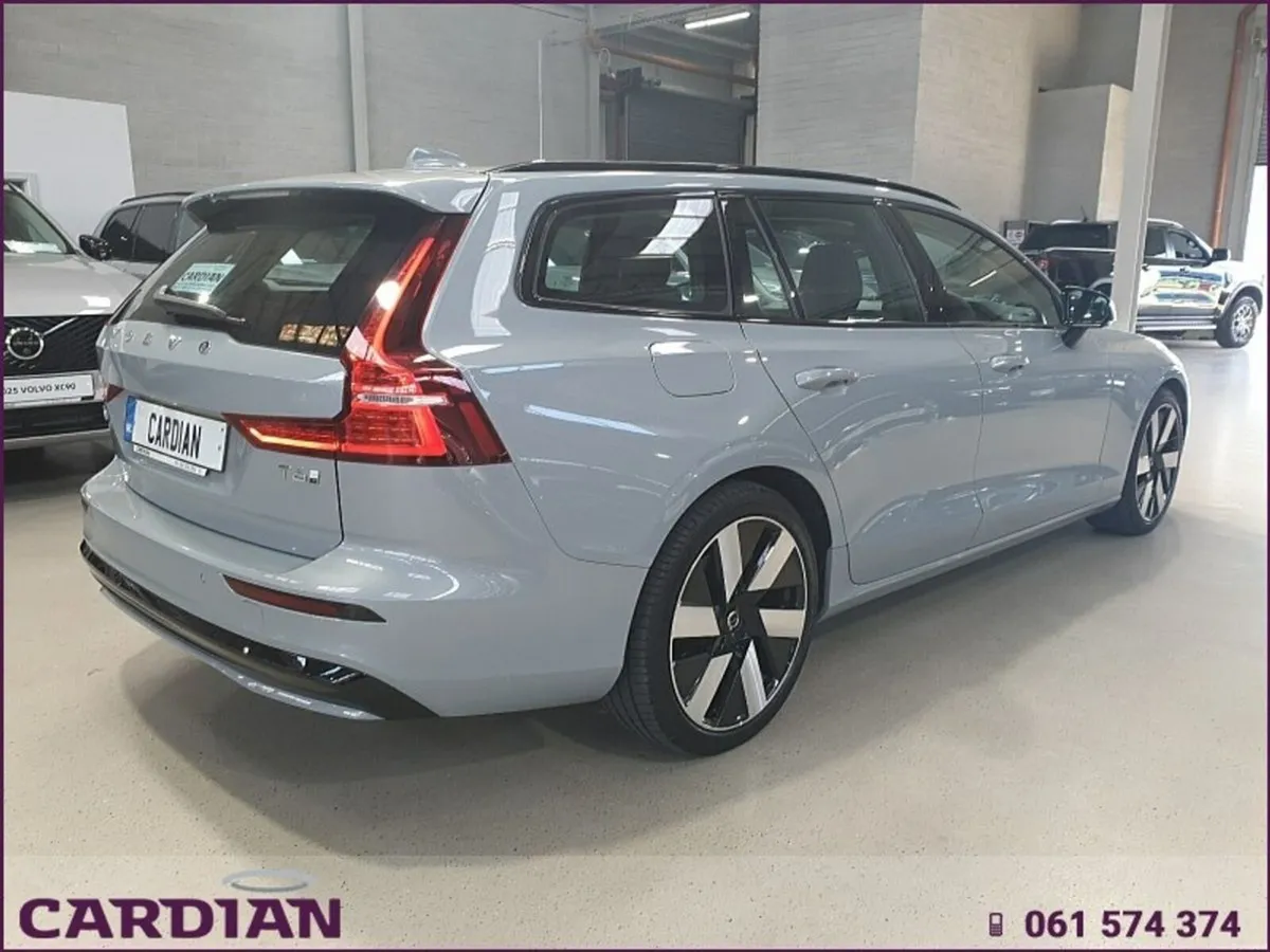 Volvo V60 V60 Plus Dark T6 PHEV - Image 5