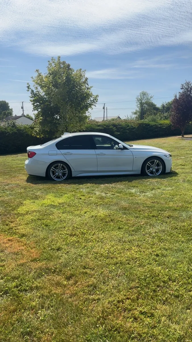 BMW 320 - Image 5