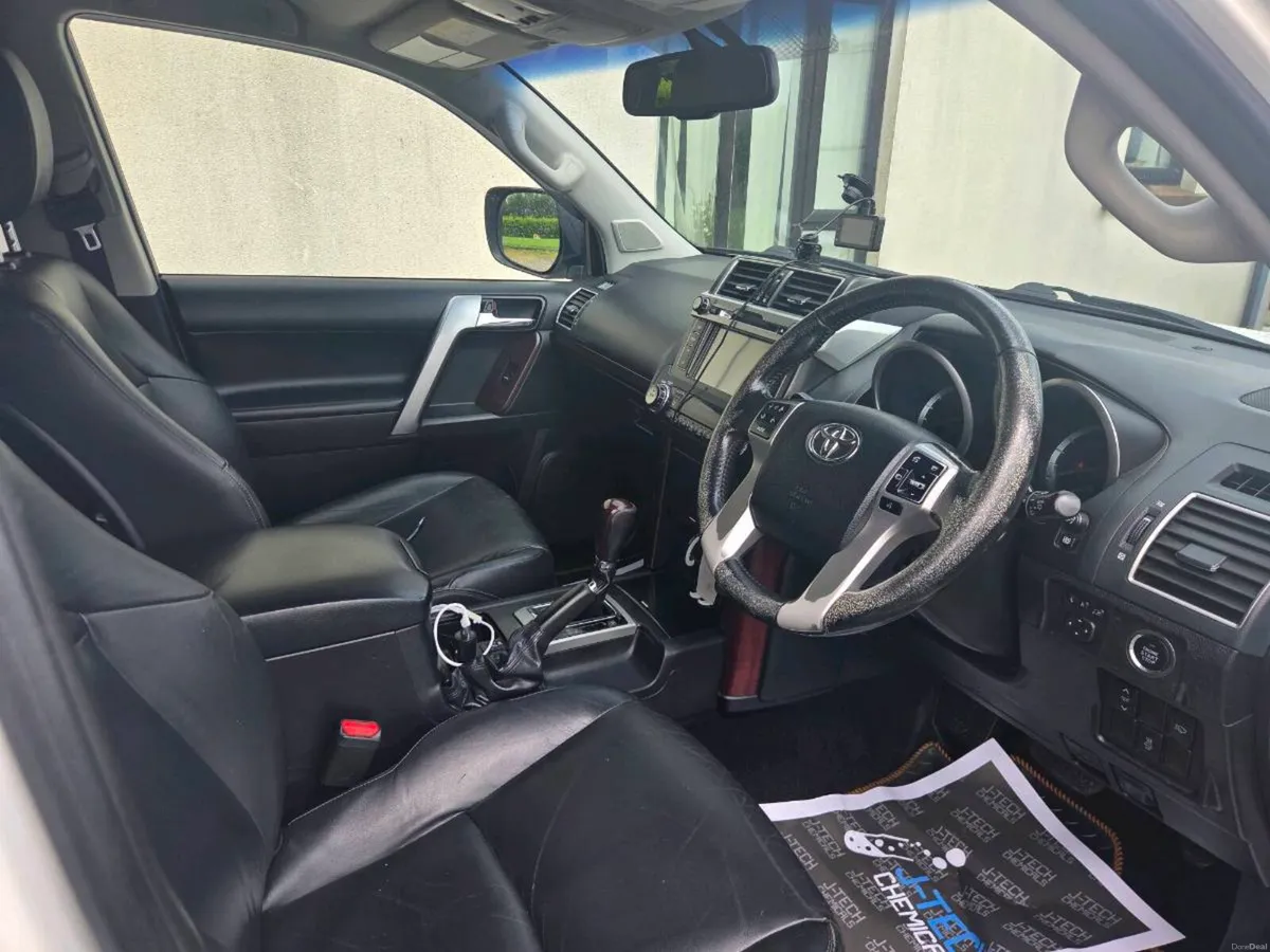 Toyota landcruiser 2016 2.8 icon NI car from new - Image 6