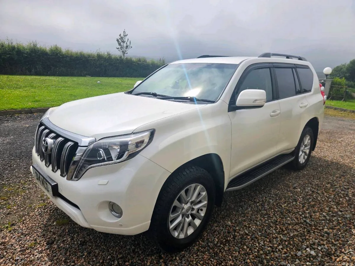 Toyota landcruiser 2016 2.8 icon NI car from new - Image 3