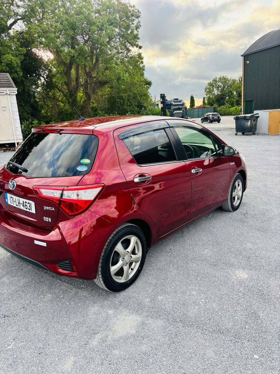 Toyota Vitz 2017 Hybrid - Image 4