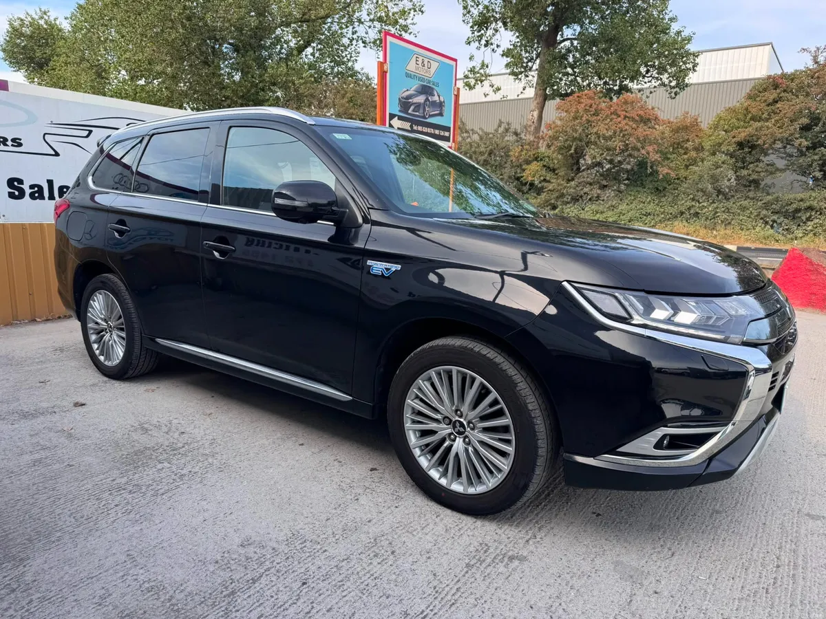 182 Mitsubishi Outlander 2.4L Plug-in EV Intense H - Image 5