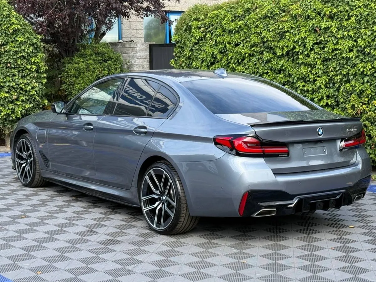 BMW 5-Series 530e LCI M-SPORT COMPETITION 2.0 HYBR - Image 5