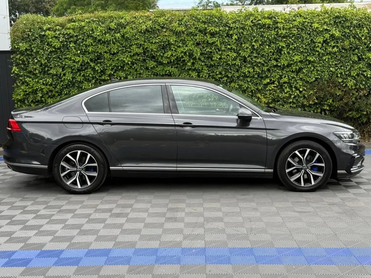 Volkswagen Passat GTE 1.4 HYBRID AUTO // MAIN DEAL - Image 2