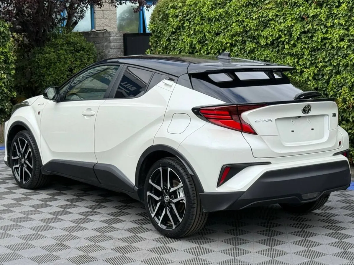 Toyota C-HR GR 1.8 HYBRID AUTO // 360 PARKING CAME - Image 5