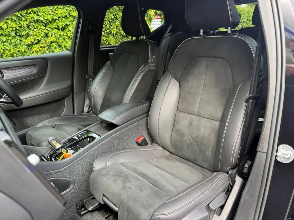 Volvo XC40 T4 R-DESIGN PRO 1.5 RECHARGE HYBRID AUT - Image 6