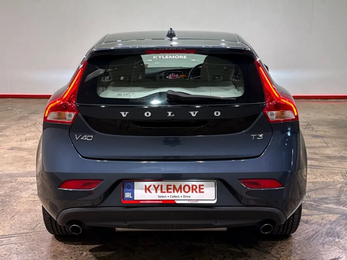 Volvo V40 1.5 AUTOMATIC - LEATHER UPHOLSTERY - FAC - Image 4