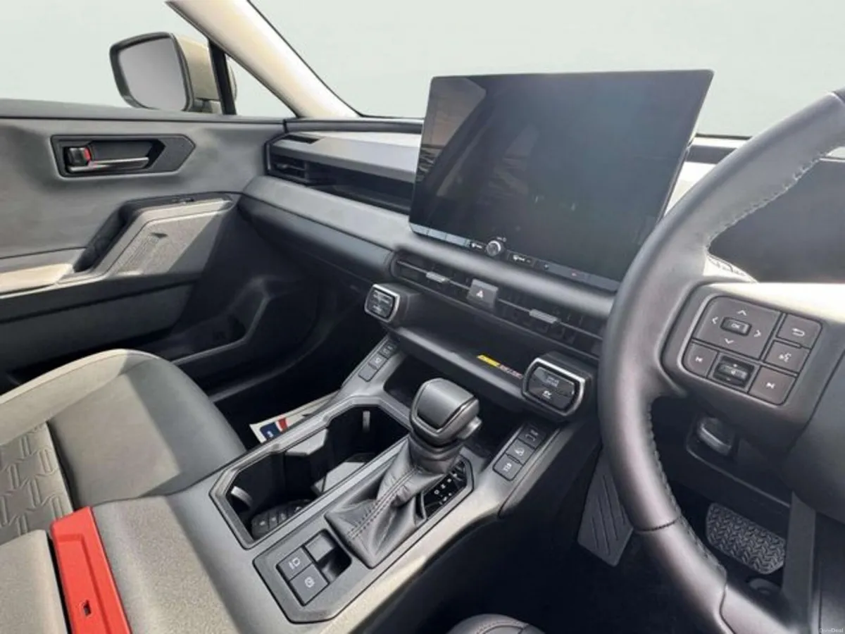 Toyota RAV4 4WD !BRAND NEW! Panoramic sunroof, ADV - Image 2