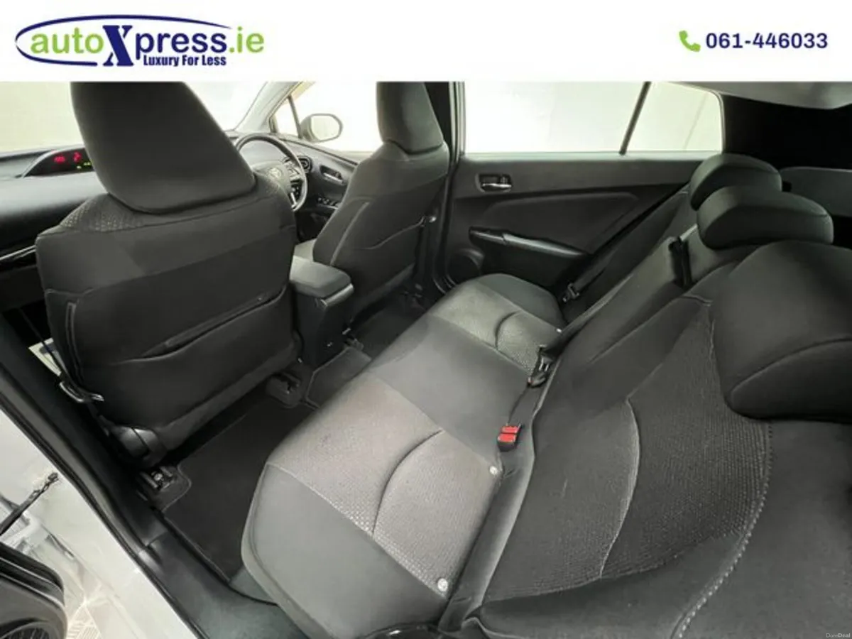 Toyota Prius S 1.8 Hybrid Automatic, Reversing cam - Image 4
