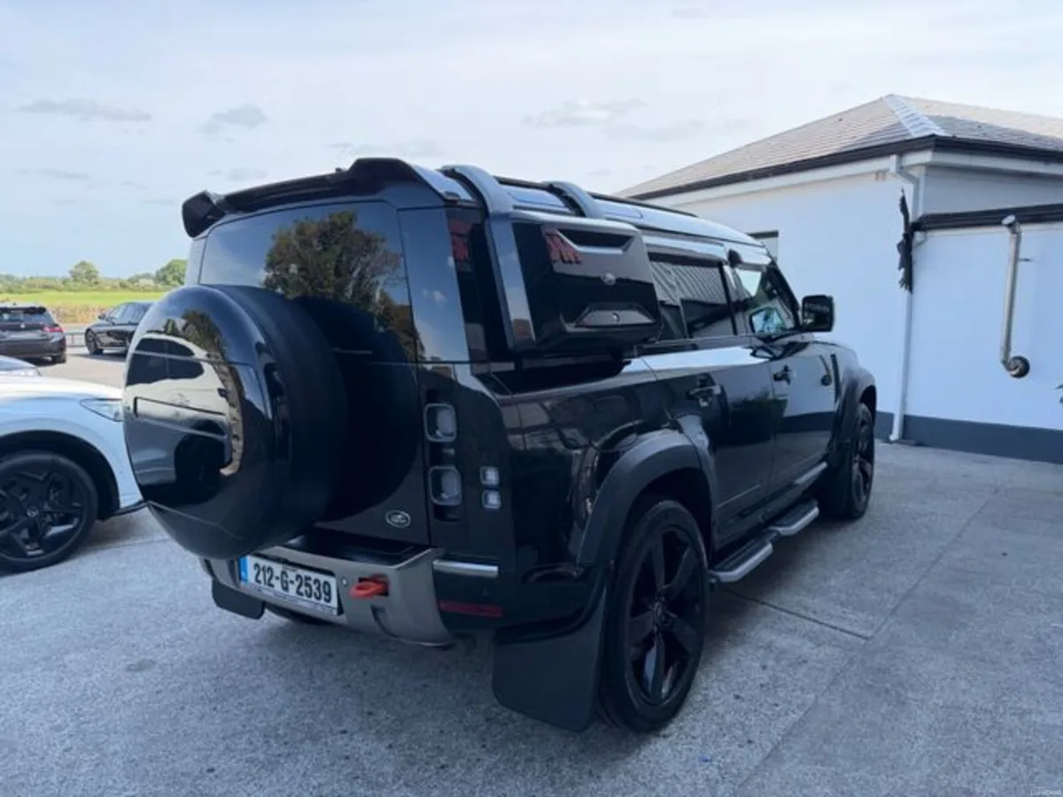 Land Rover Defender 2.0 P400E X AWD 404PS 5DR AUT - Image 4