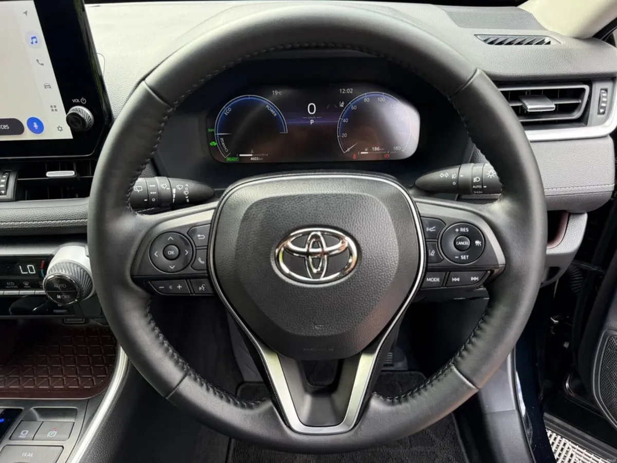 Toyota RAV4 G-SPEC 2.5 HYBRID AUTO // TINY MILEAGE - Image 4