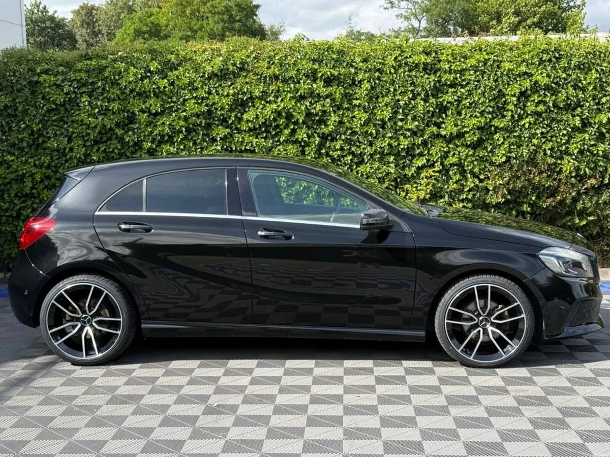 Mercedes-Benz A-Class A180 AMG-STYLE 1.6 AUTO // N - Image 2