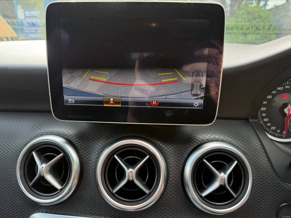 Mercedes-Benz A-Class A180 AMG-STYLE 1.6 AUTO // N - Image 6