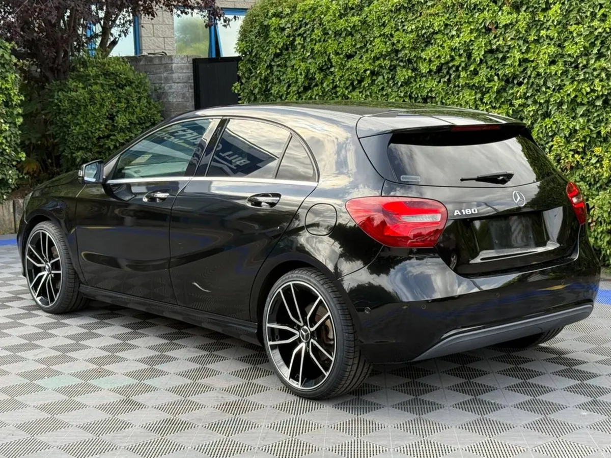 Mercedes-Benz A-Class A180 AMG-STYLE 1.6 AUTO // N - Image 5