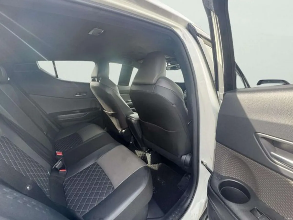 Toyota C-HR Hybrid G-Model- *Leather Pack Safety P - Image 6