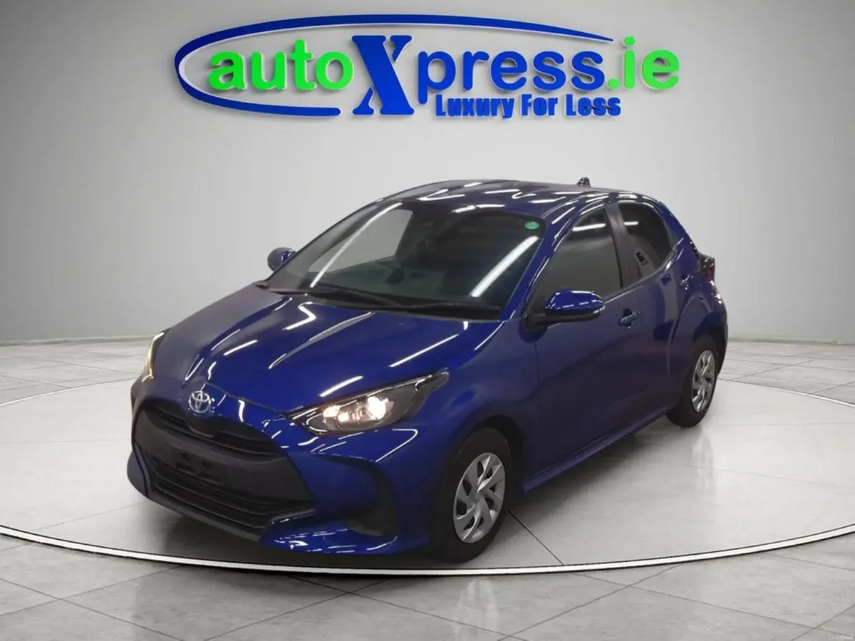 Toyota Yaris 1.5 HYBRID X Automatic, Reversing cam - Image 5